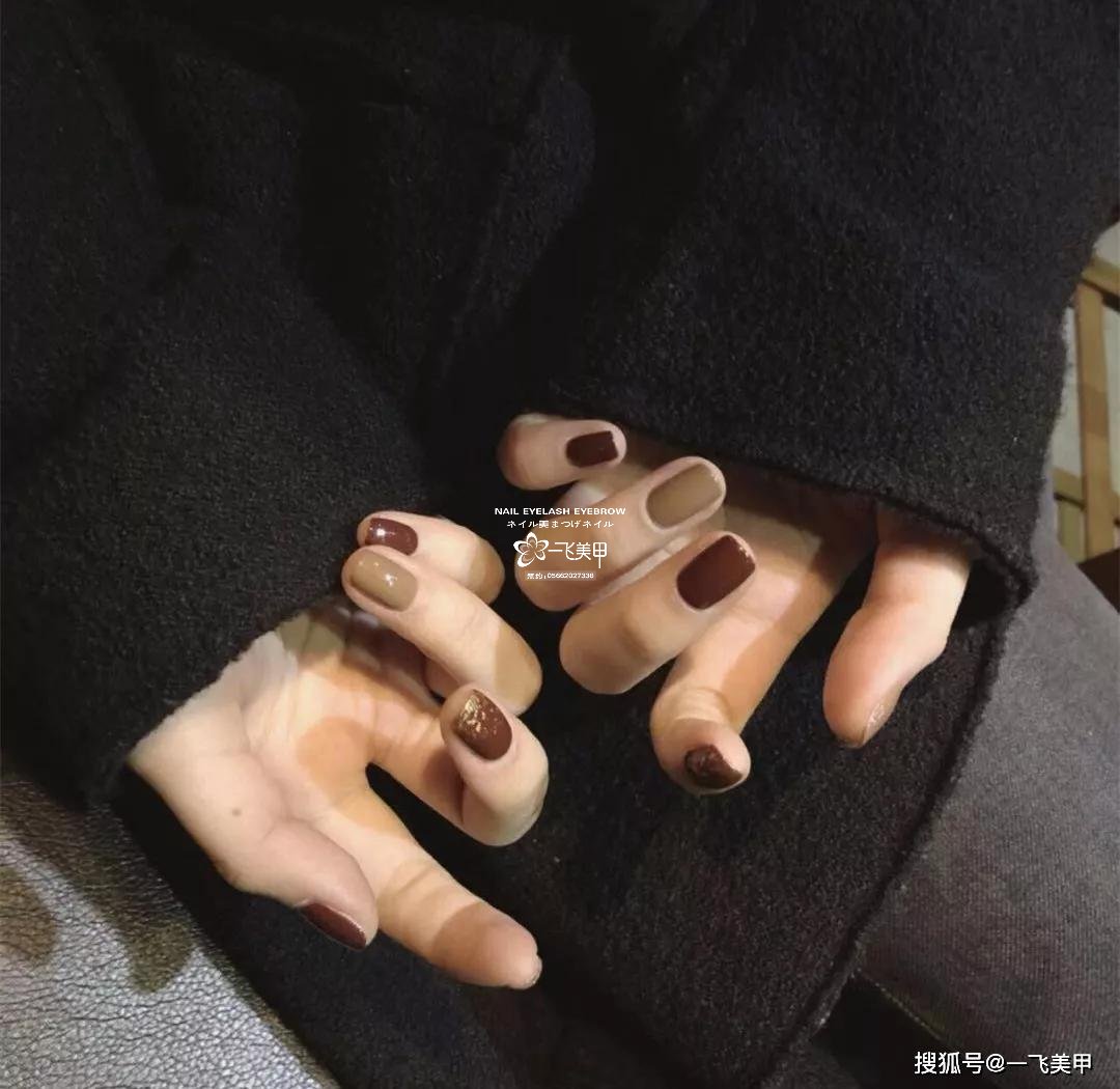 深棕色美甲真的愛了！復古又顯白~