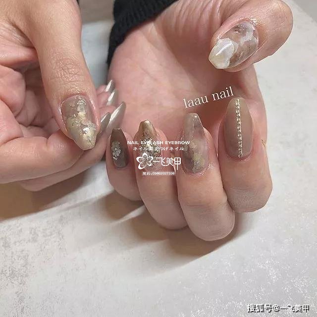 小眾而又顯高級的日系澀味美甲