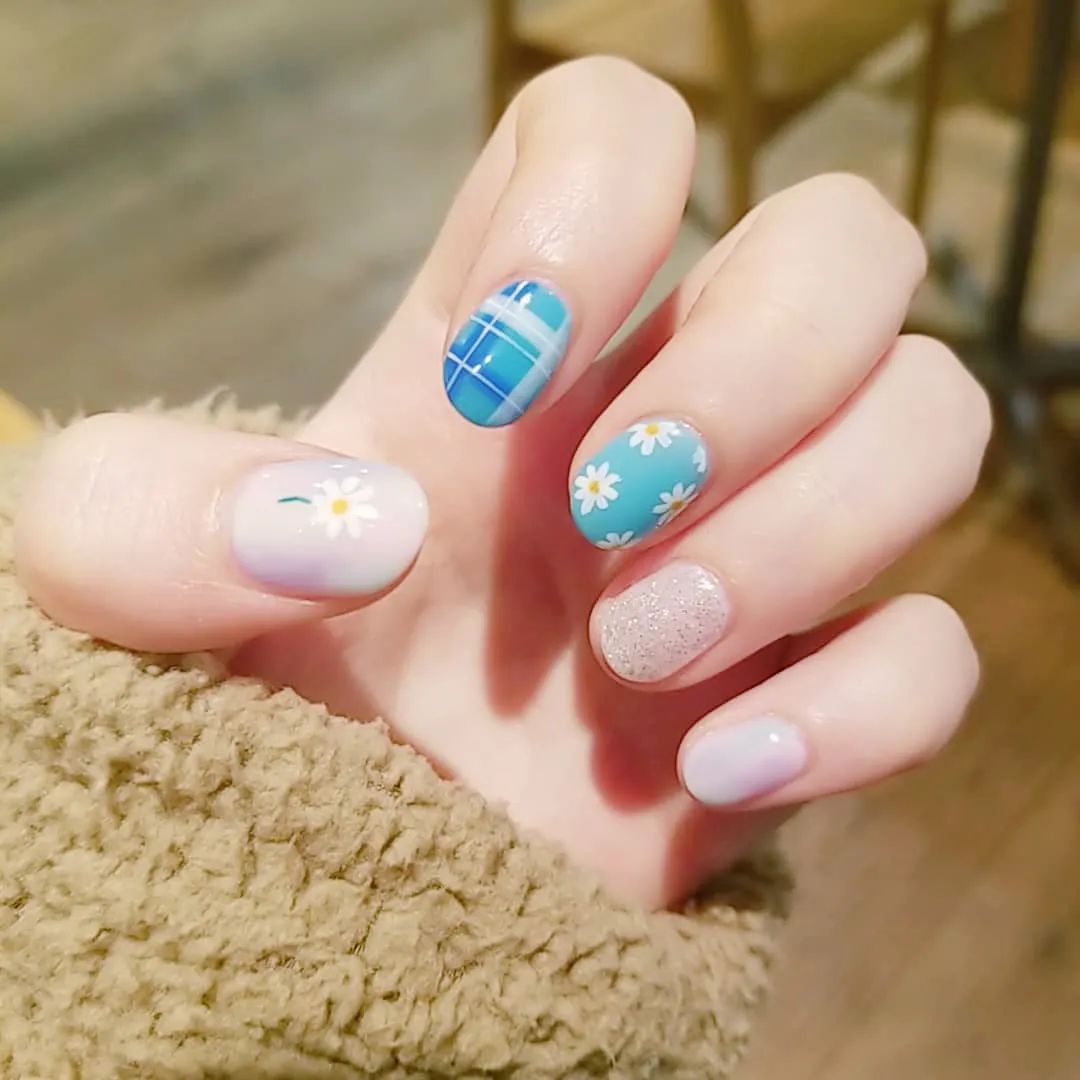 韓式花花美甲清新又可愛