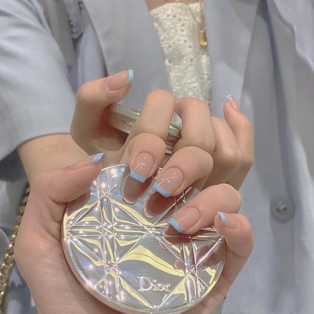 法式美甲 2020最火的美甲圖片