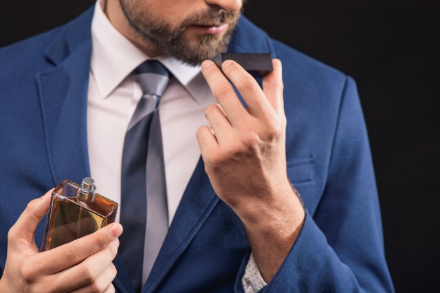 男士香水噴哪里合適，教你正確的使用方法