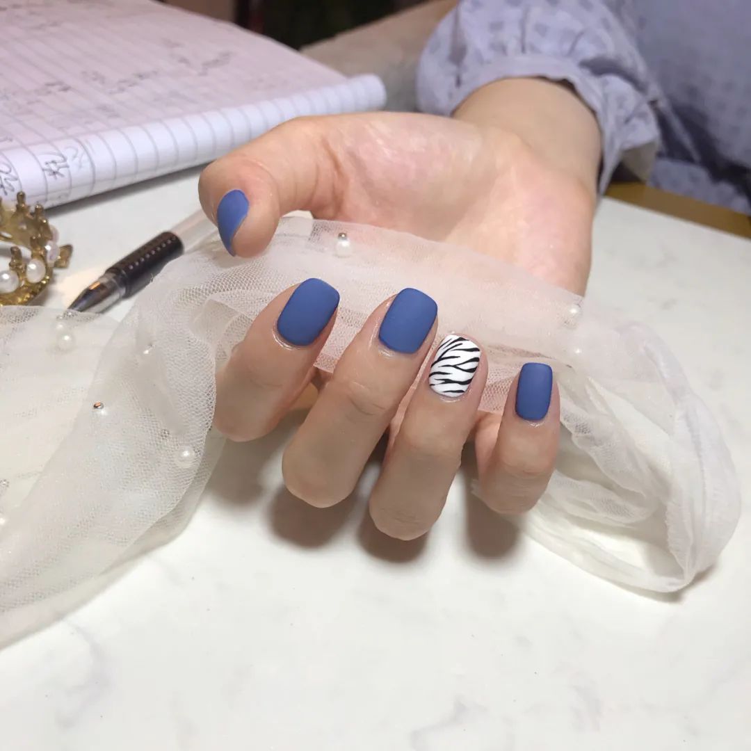 顯白的小短甲，想減齡秋季做這波款式就對了