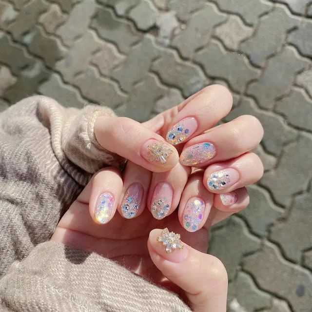 冬季做款雪花美甲，超應景~