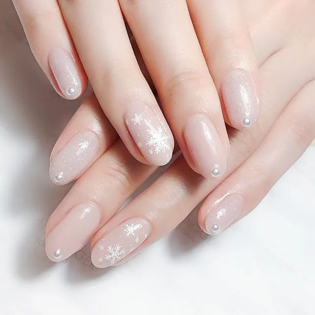 冬季做款雪花美甲，超應景~